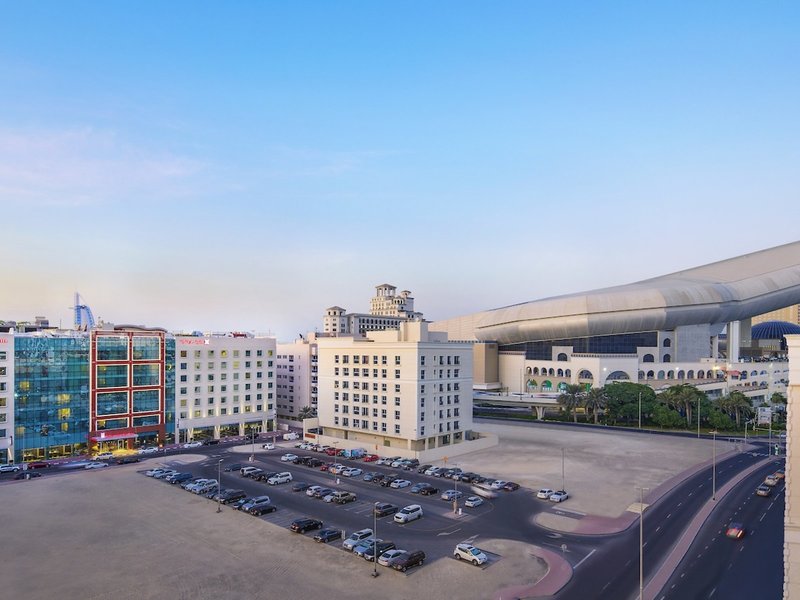 Hilton Garden Inn Dubai, Mall Avenue 1