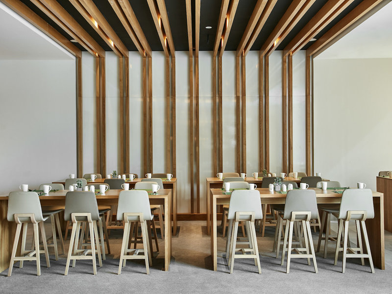 Hilton Garden Inn Dubai, Mall Avenue 8