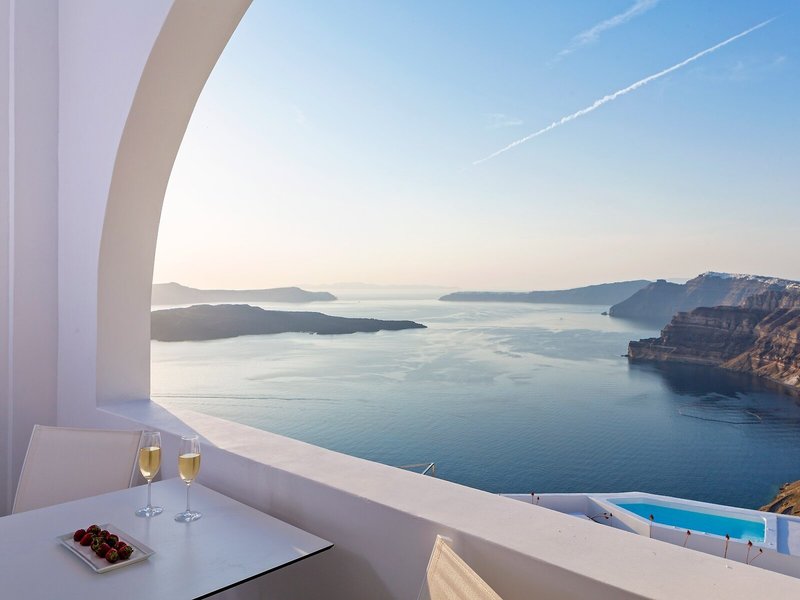 Alti Santorini Suites 6