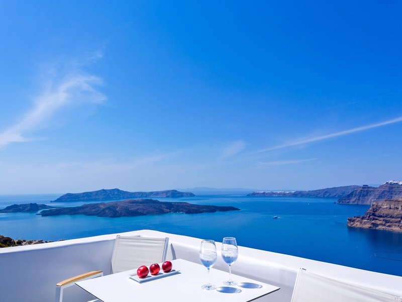 Alti Santorini Suites 7