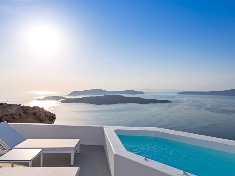 Alti Santorini Suites 19