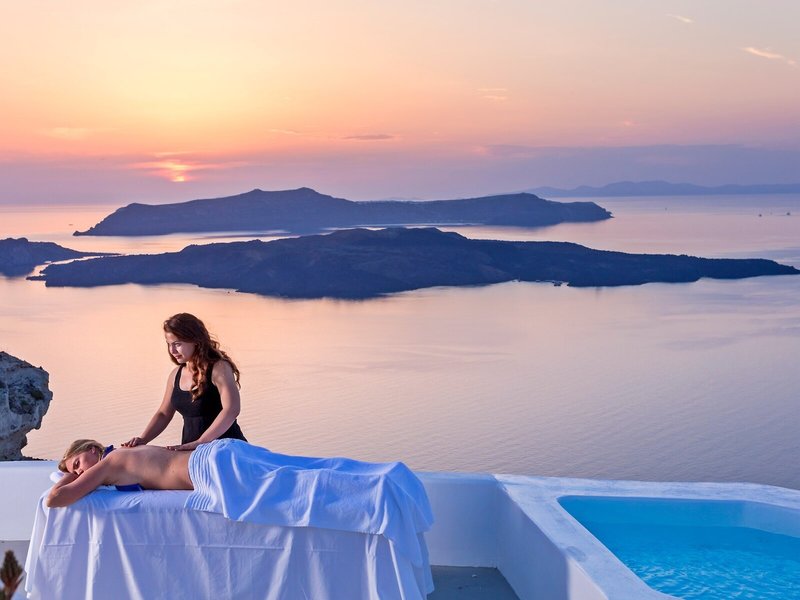 Alti Santorini Suites 32