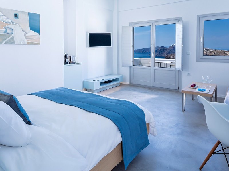 Alti Santorini Suites 37