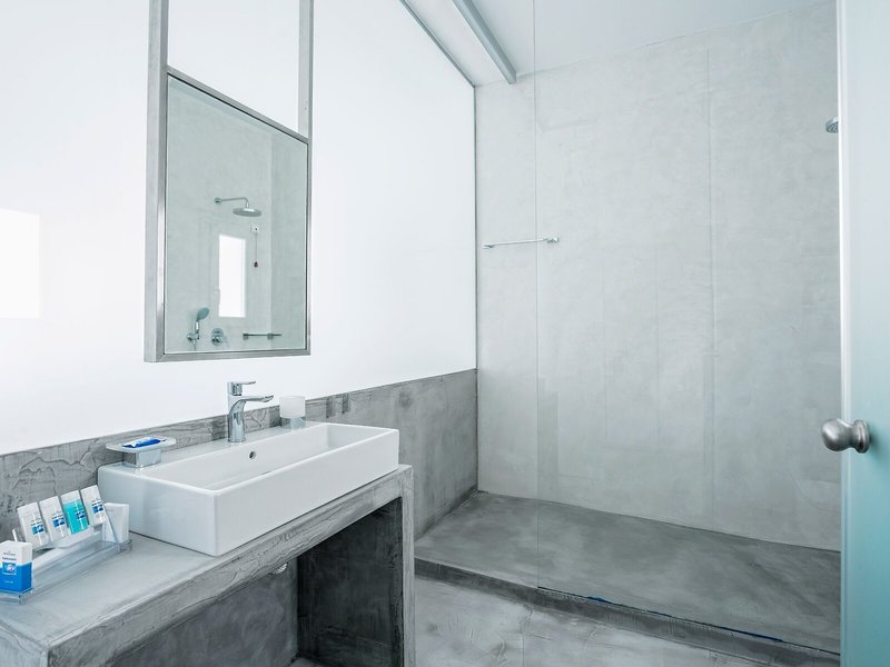 Alti Santorini Suites 43