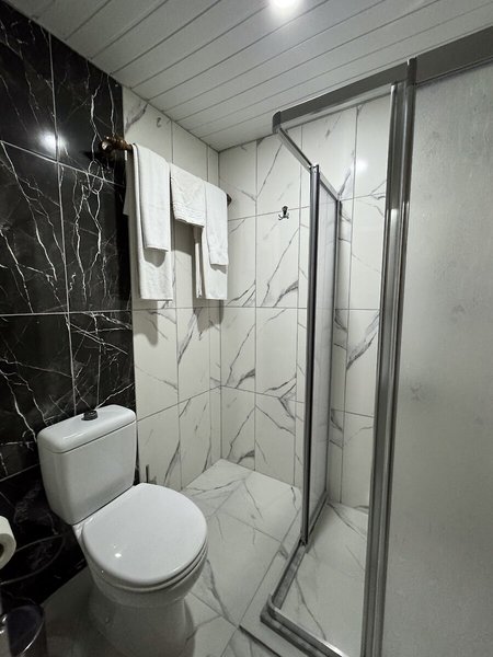 Mitos App & Hotel 33