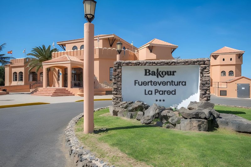 La Pared - Powered By Playitas 7