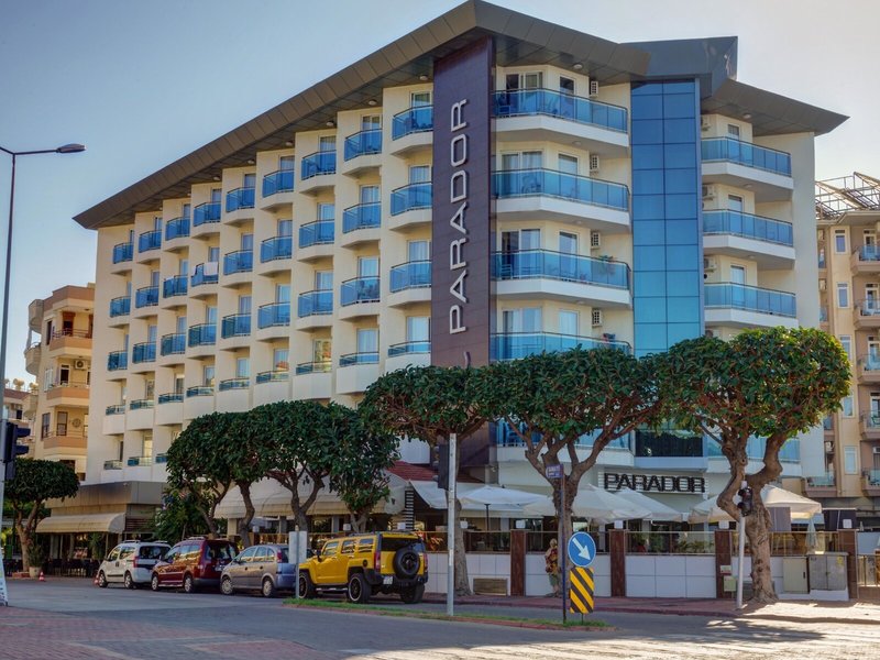 Parador Beach Hotel 3