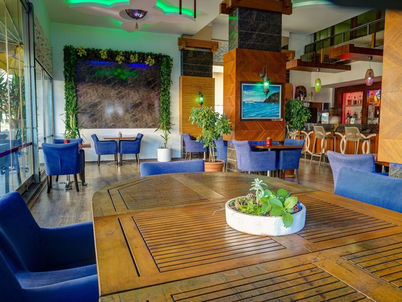 Parador Beach Hotel 7