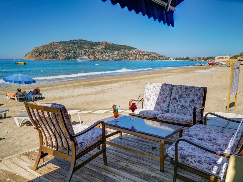 Parador Beach Hotel 9