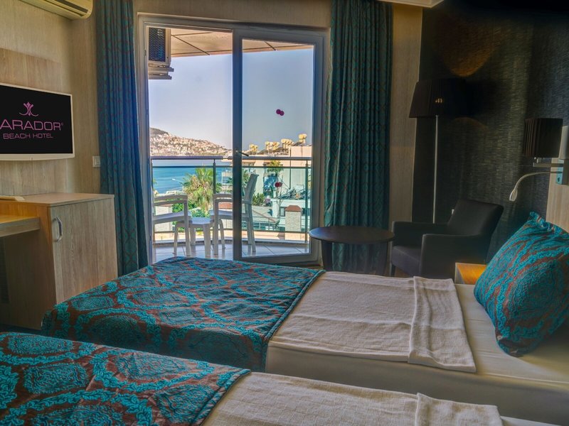 Parador Beach Hotel 11