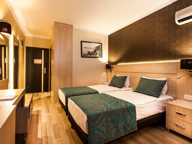 Parador Beach Hotel 13