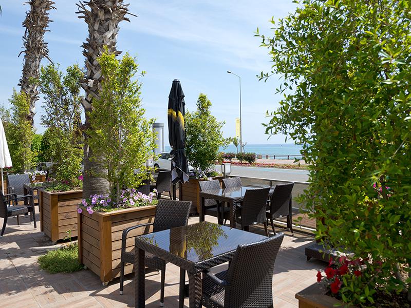 Parador Beach Hotel 6