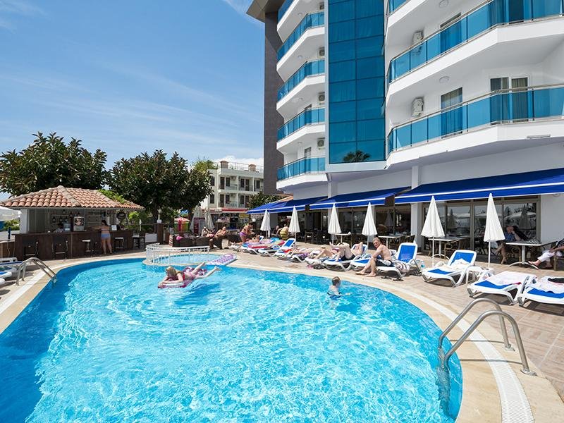 Parador Beach Hotel 7