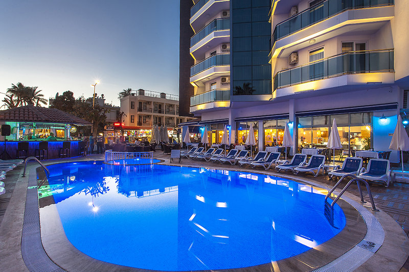 Parador Beach Hotel 9