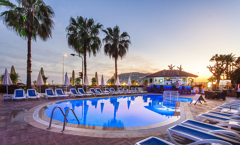 Parador Beach Hotel 10