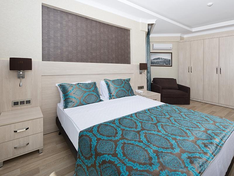 Parador Beach Hotel 24