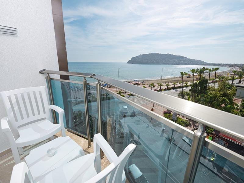 Parador Beach Hotel 30