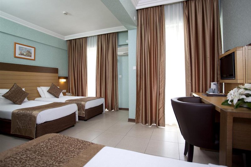 Remi Hotel 10