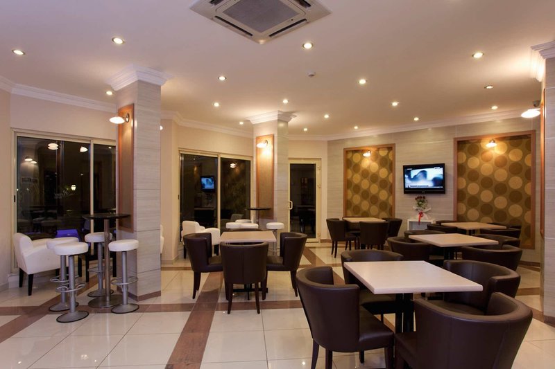 Remi Hotel 8