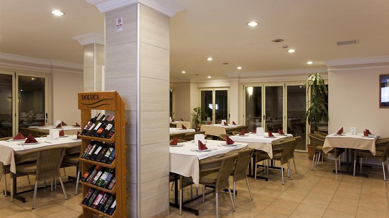 Remi Hotel 8