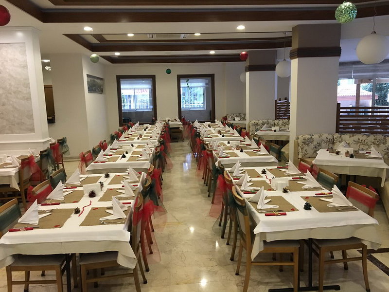 Riviera Hotel & Spa 10