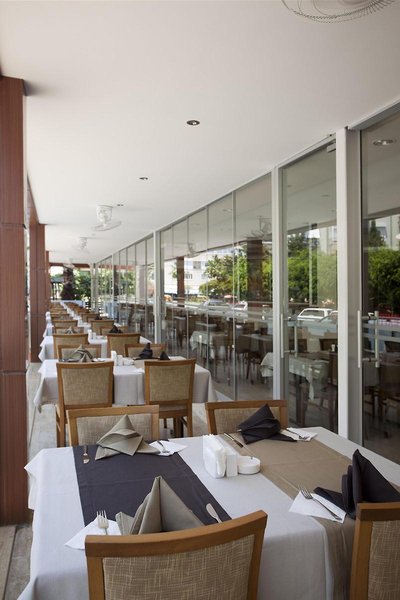 Riviera Hotel & Spa 6