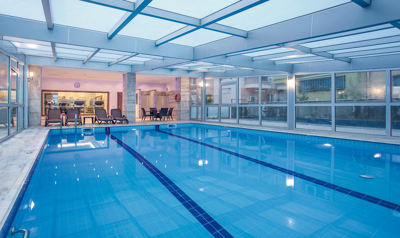 Riviera Hotel & Spa 8