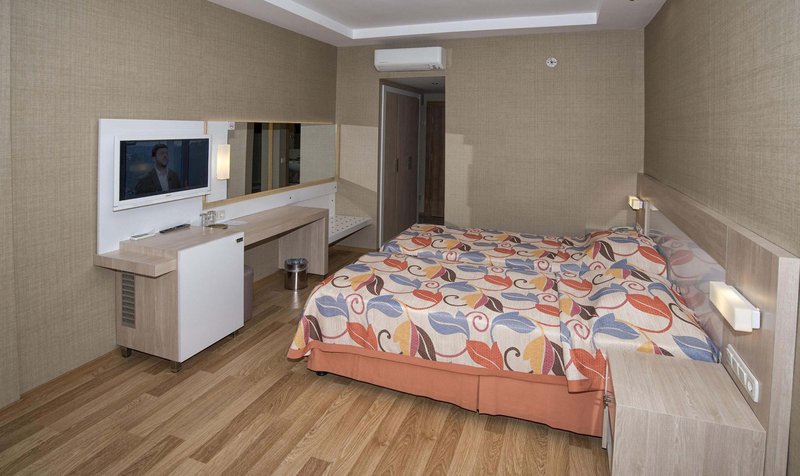 Riviera Hotel & Spa 6