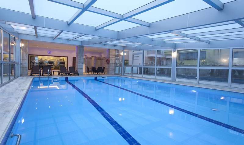 Riviera Hotel & Spa 6