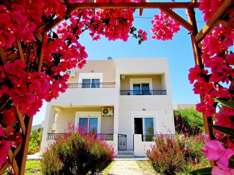 Gennadi Blue Hotel 1