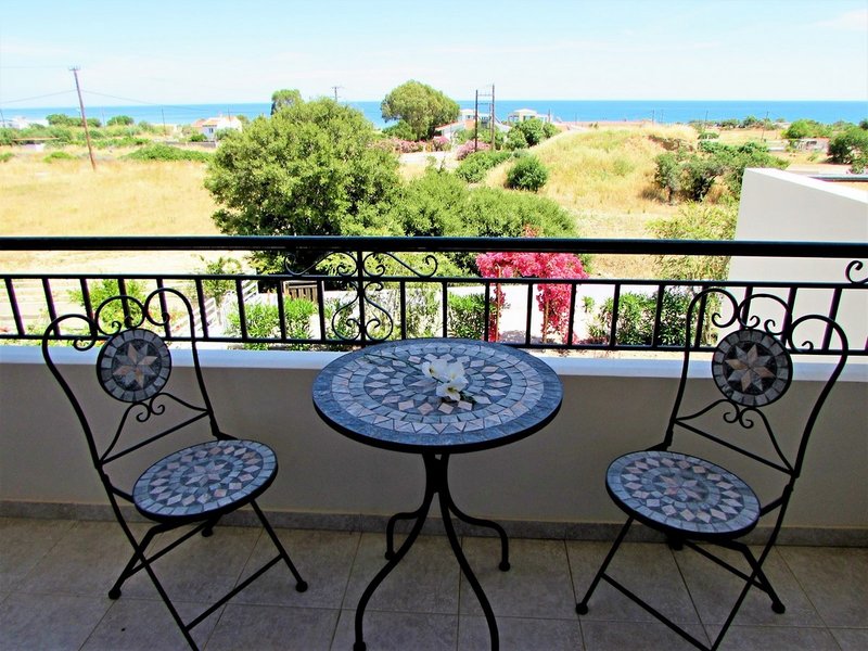 Gennadi Blue Hotel 3