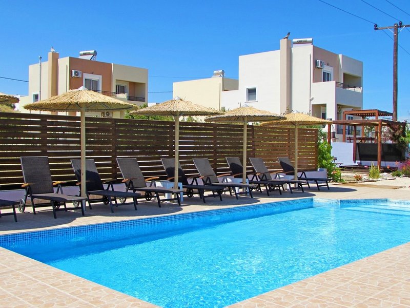 Gennadi Blue Hotel 4