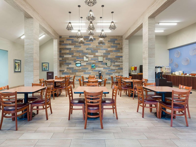 Irazu Hotel & Studios 16