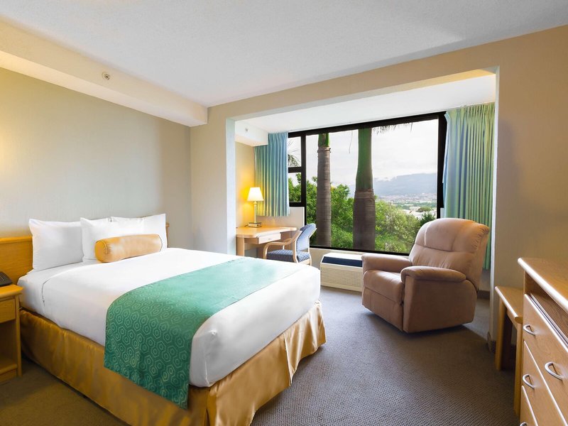 Irazu Hotel & Studios 28