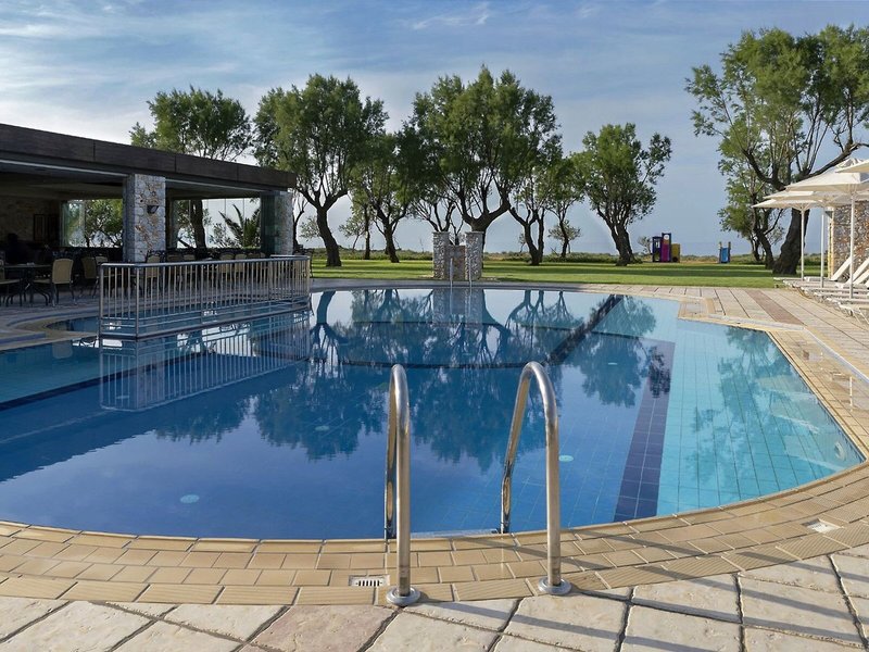 Lito Beach Hotel 8