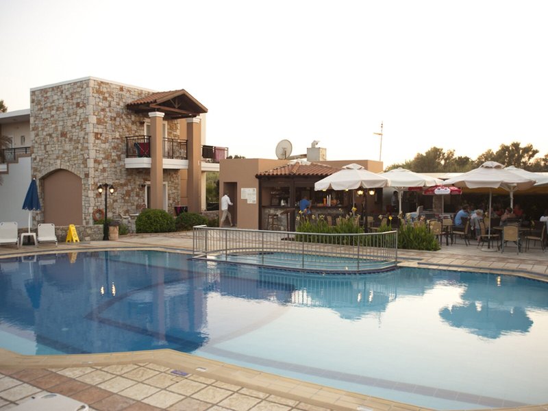 Lito Beach Hotel 9