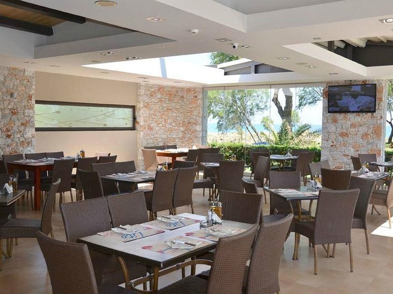 Lito Beach Hotel 20