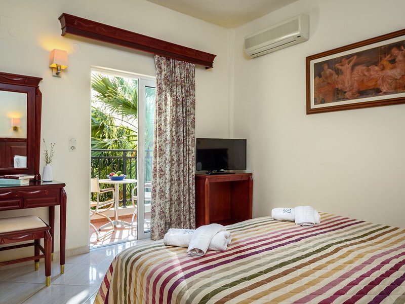 Lito Beach Hotel 28