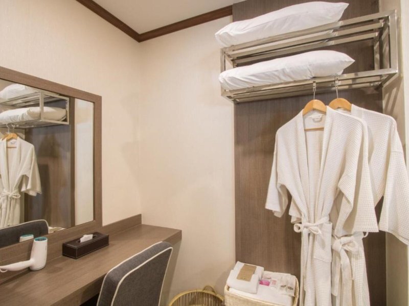 Nim Hotel 30
