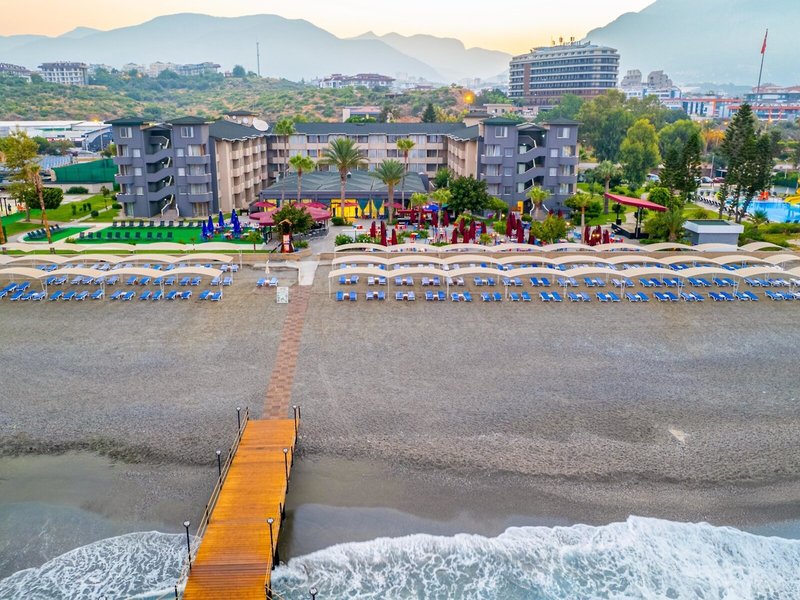 Senza Sunset Beach Hotel 12 - Beach