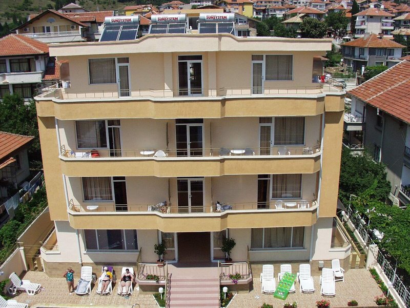 Larisa I & II 1 - Exterior