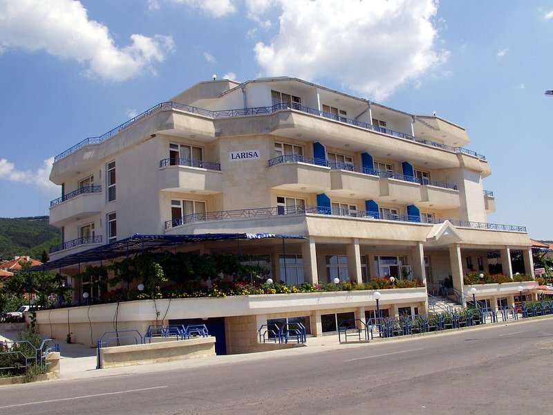 Larisa I & II 2 - Exterior