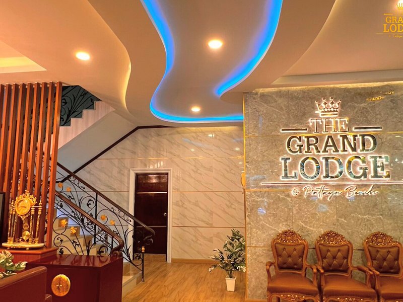 The Privi Hotel 8