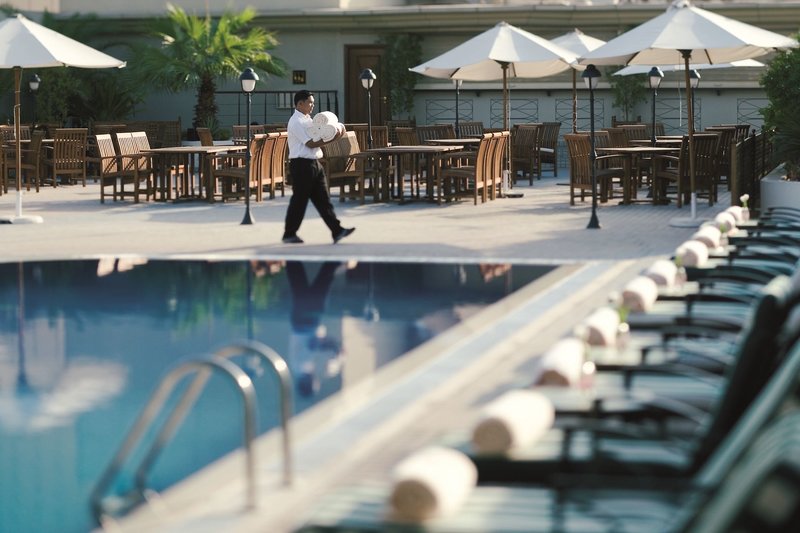Mövenpick Bur Dubai 4