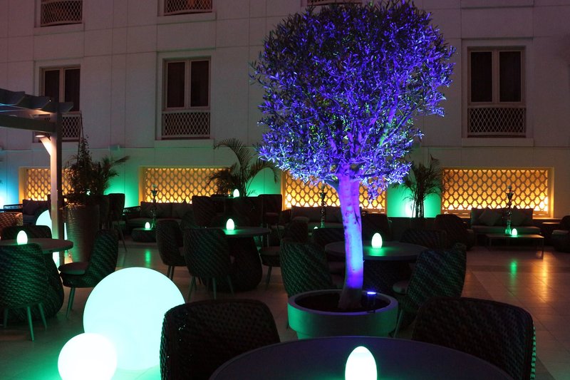 Mövenpick Bur Dubai 12