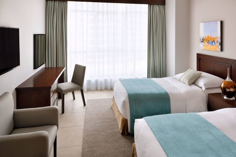 Mövenpick Bur Dubai 14