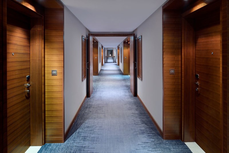 Mövenpick Bur Dubai 6