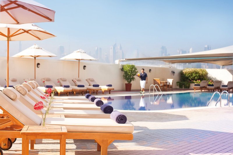 Mövenpick Bur Dubai 13