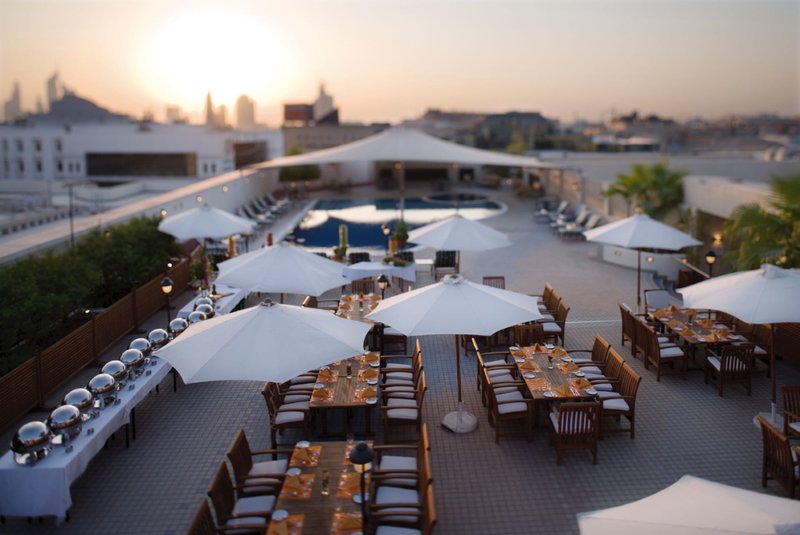 Mövenpick Bur Dubai 14