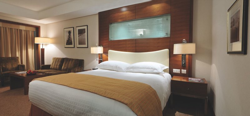 Mövenpick Bur Dubai 17